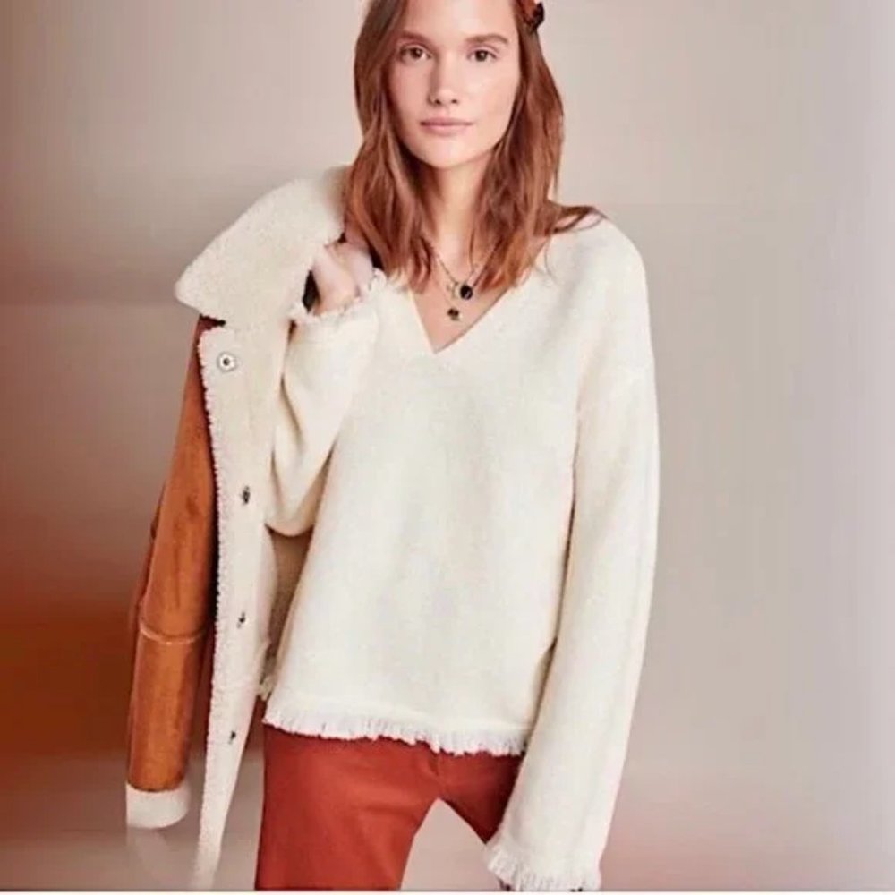 Anthropologie Joy Ivory  Cream Fringed Hem V-Neck Sweater Size Small